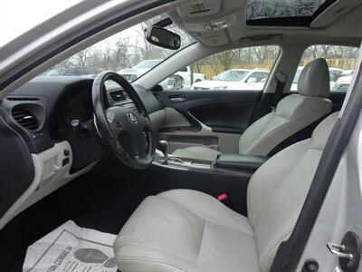 2010 Lexus IS 250 2.5L V6 AWD   - Photo 10 - Cincinnati, OH 45255