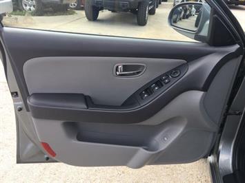 2010 Hyundai Elantra GLS   - Photo 24 - Cincinnati, OH 45255