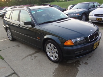 2001 BMW 325i   - Photo 1 - Cincinnati, OH 45255