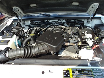 2005 Ford Explorer Sport Trac XLS   - Photo 28 - Cincinnati, OH 45255