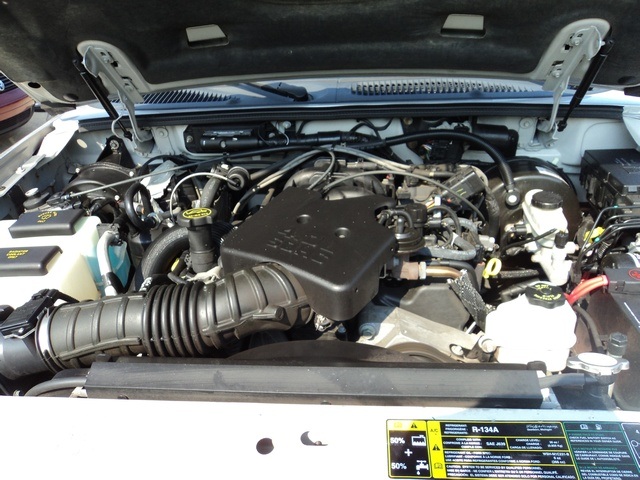 2005 Ford Explorer Sport Trac XLS - Photo 28 - Cincinnati, OH 45255