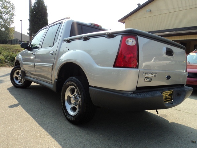 2005 Ford Explorer Sport Trac XLS - Photo 12 - Cincinnati, OH 45255