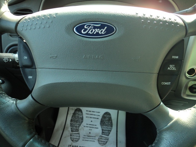 2005 Ford Explorer Sport Trac XLS - Photo 17 - Cincinnati, OH 45255