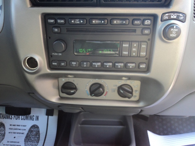 2005 Ford Explorer Sport Trac XLS - Photo 16 - Cincinnati, OH 45255