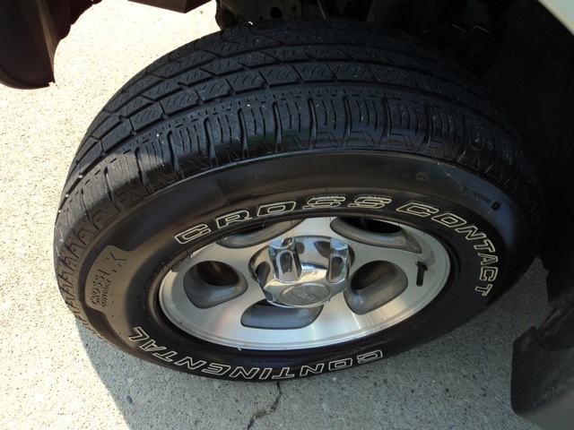 2005 Ford Explorer Sport Trac XLS - Photo 27 - Cincinnati, OH 45255