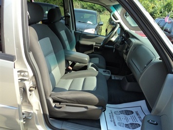 2005 Ford Explorer Sport Trac XLS   - Photo 7 - Cincinnati, OH 45255