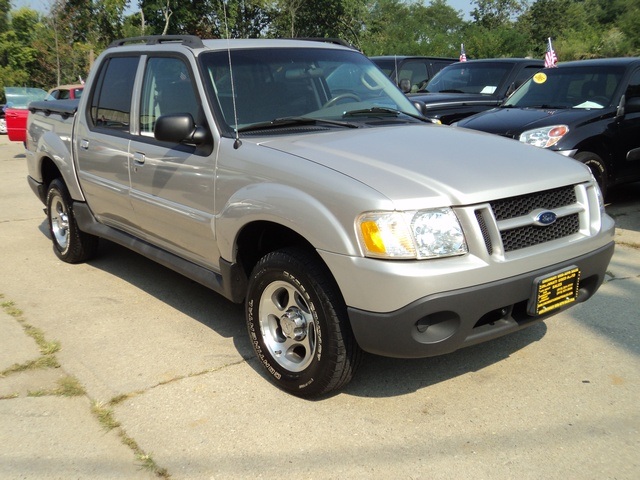 2005 Ford Explorer Sport Trac XLS - Photo 1 - Cincinnati, OH 45255