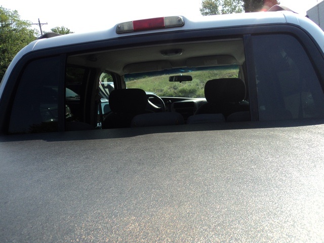 2005 Ford Explorer Sport Trac XLS - Photo 19 - Cincinnati, OH 45255
