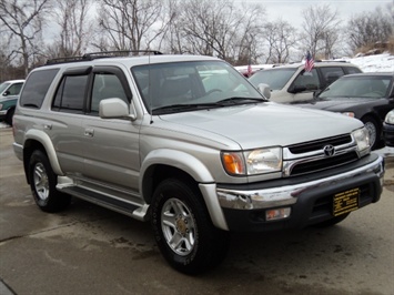 2001 Toyota 4Runner SR5   - Photo 1 - Cincinnati, OH 45255