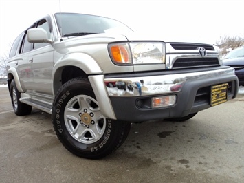 2001 Toyota 4Runner SR5   - Photo 10 - Cincinnati, OH 45255