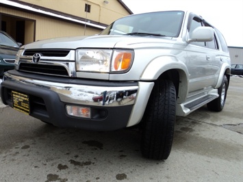 2001 Toyota 4Runner SR5   - Photo 11 - Cincinnati, OH 45255