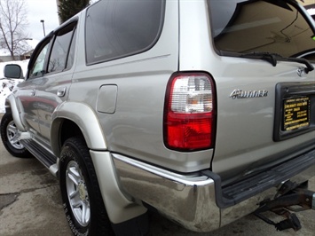 2001 Toyota 4Runner SR5   - Photo 14 - Cincinnati, OH 45255