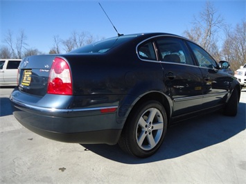 2004 Volkswagen Passat GLX   - Photo 13 - Cincinnati, OH 45255