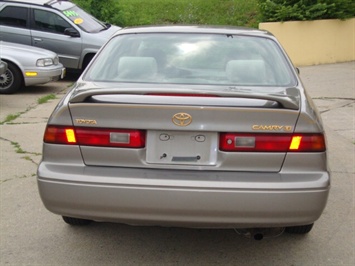 1998 Toyota Camry LE   - Photo 12 - Cincinnati, OH 45255