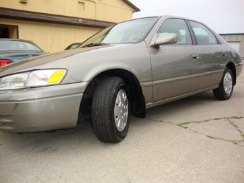 1998 Toyota Camry LE   - Photo 11 - Cincinnati, OH 45255