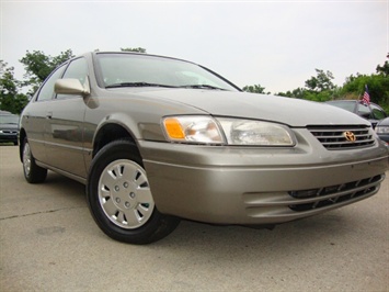 1998 Toyota Camry LE   - Photo 10 - Cincinnati, OH 45255