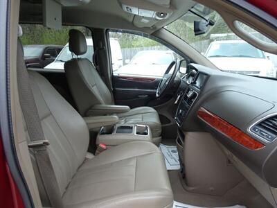 2014 Chrysler Town & Country Touring  3.6L V6 FWD - Photo 20 - Cincinnati, OH 45255