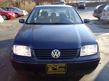 2002 Volkswagen Jetta GLS   - Photo 2 - Cincinnati, OH 45255