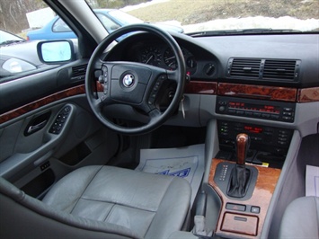 1999 BMW 528i   - Photo 7 - Cincinnati, OH 45255