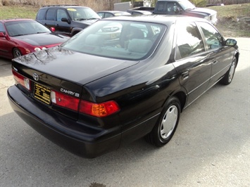 2000 Toyota Camry CE   - Photo 6 - Cincinnati, OH 45255