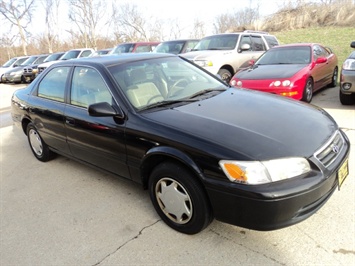 2000 Toyota Camry CE   - Photo 1 - Cincinnati, OH 45255