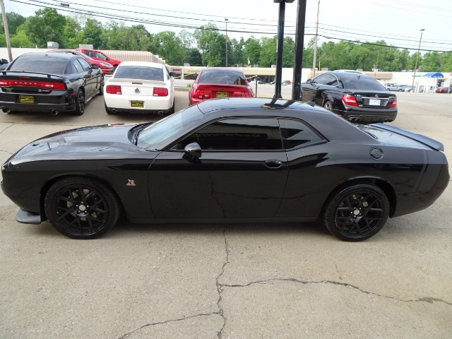 2015 Dodge Challenger R/T Scat Pack   - Photo 10 - Cincinnati, OH 45255