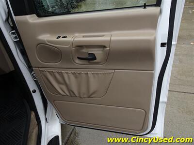 2002 Ford E-Series Chassis E150   - Photo 28 - Cincinnati, OH 45255