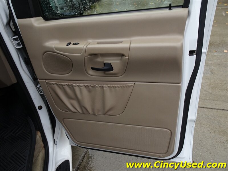 2002 Ford E-Series Chassis E150   - Photo 28 - Cincinnati, OH 45255