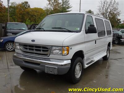 2002 Ford E-Series Chassis E150   - Photo 3 - Cincinnati, OH 45255