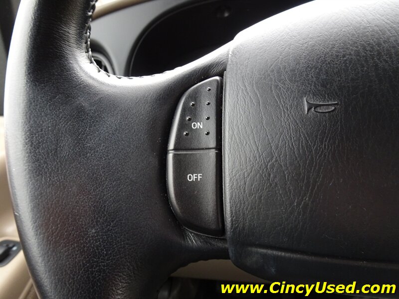 2002 Ford E-Series Chassis E150   - Photo 22 - Cincinnati, OH 45255