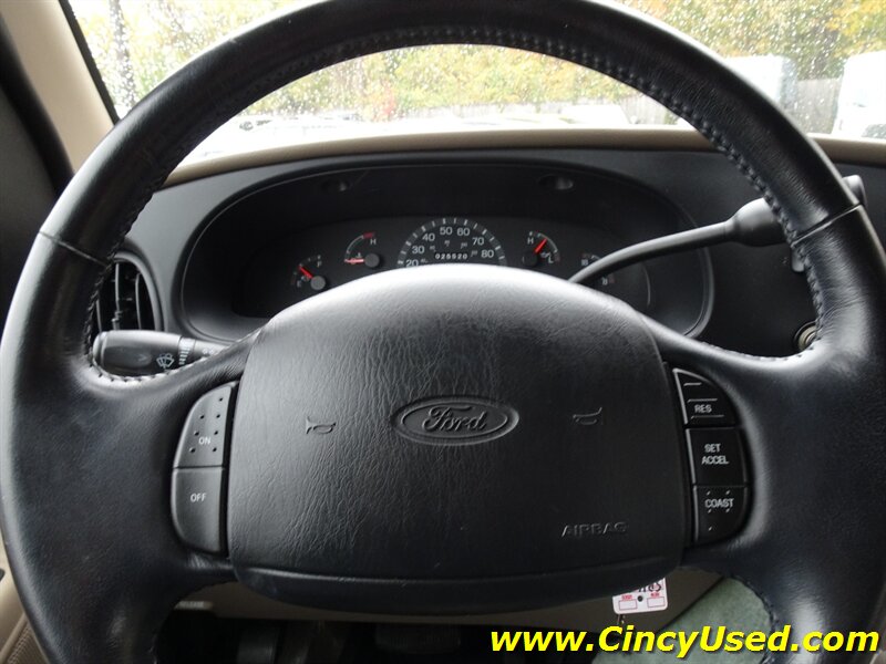 2002 Ford E-Series Chassis E150   - Photo 21 - Cincinnati, OH 45255