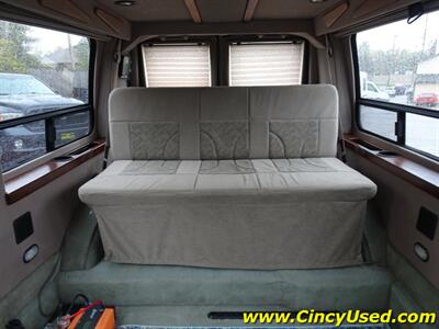 2002 Ford E-Series Chassis E150   - Photo 12 - Cincinnati, OH 45255