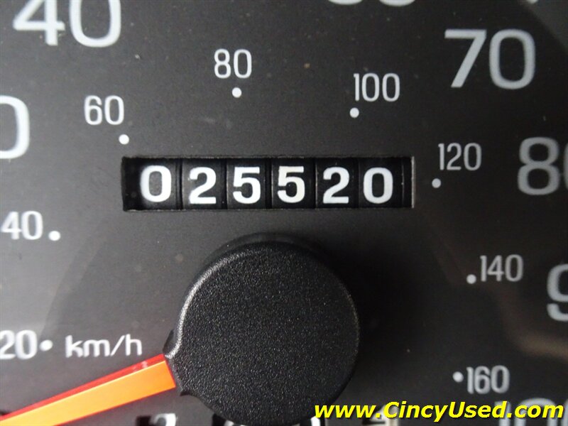 2002 Ford E-Series Chassis E150   - Photo 24 - Cincinnati, OH 45255