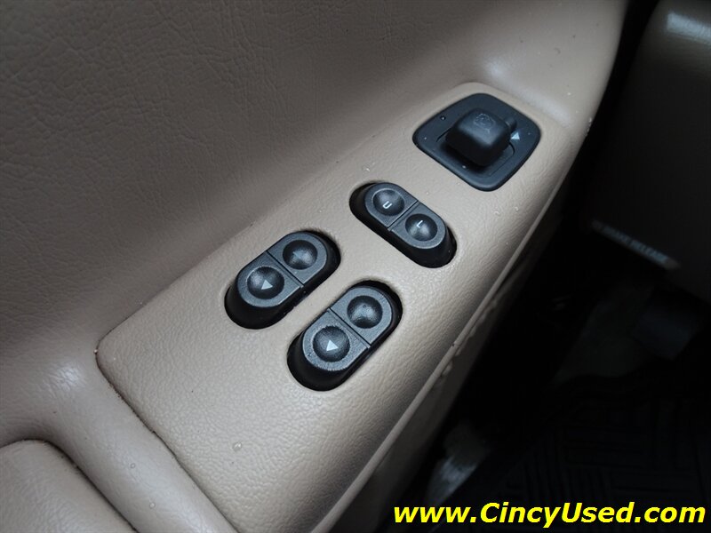 2002 Ford E-Series Chassis E150   - Photo 25 - Cincinnati, OH 45255