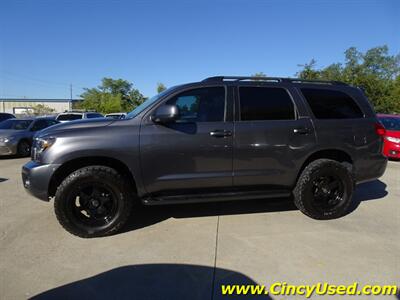 2011 Toyota Sequoia Limited - Photo 9 - Cincinnati, OH 45255