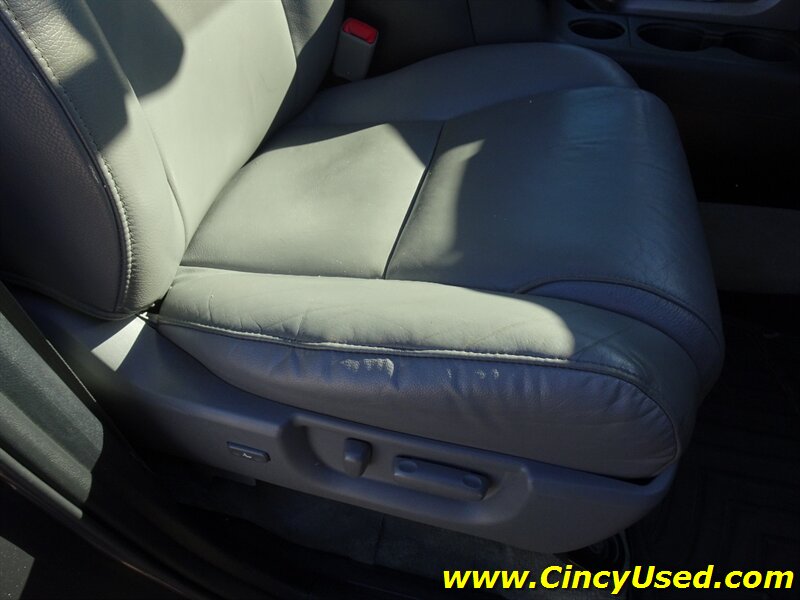 2011 Toyota Sequoia Limited - Photo 38 - Cincinnati, OH 45255