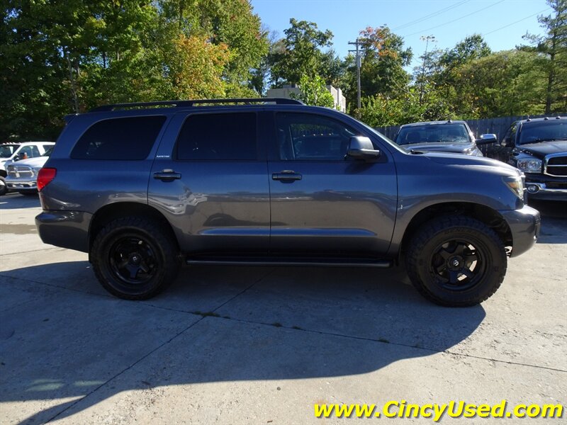 2011 Toyota Sequoia Limited - Photo 5 - Cincinnati, OH 45255