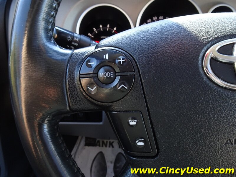 2011 Toyota Sequoia Limited - Photo 22 - Cincinnati, OH 45255