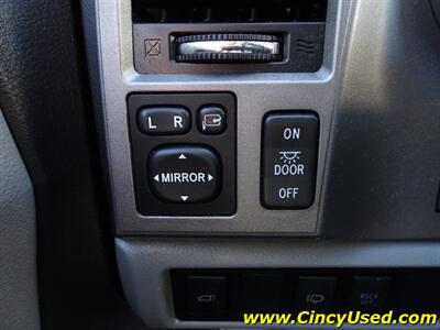 2011 Toyota Sequoia Limited - Photo 26 - Cincinnati, OH 45255