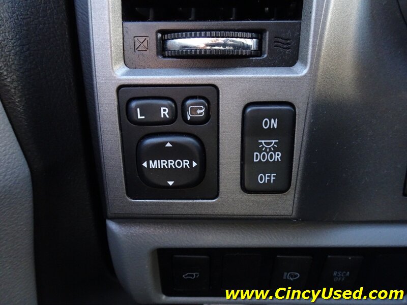 2011 Toyota Sequoia Limited - Photo 26 - Cincinnati, OH 45255