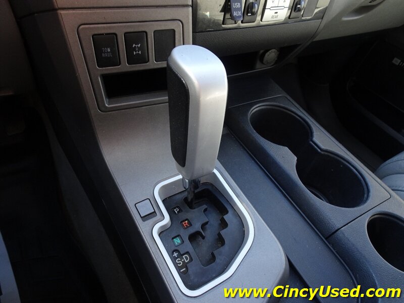 2011 Toyota Sequoia Limited - Photo 18 - Cincinnati, OH 45255
