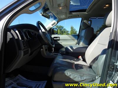 2011 Toyota Sequoia Limited - Photo 12 - Cincinnati, OH 45255