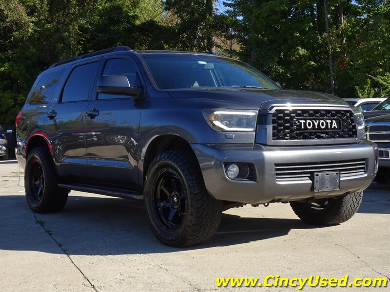 2011 Toyota Sequoia Limited - Photo 2 - Cincinnati, OH 45255