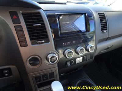 2011 Toyota Sequoia Limited - Photo 20 - Cincinnati, OH 45255