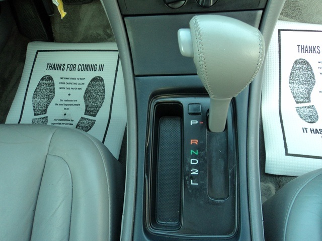 2000 Toyota Avalon XLS - Photo 20 - Cincinnati, OH 45255