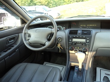 2000 Toyota Avalon XLS   - Photo 7 - Cincinnati, OH 45255