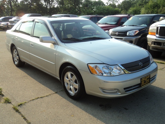 2000 Toyota Avalon XLS - Photo 1 - Cincinnati, OH 45255