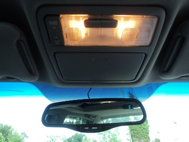 2000 Toyota Avalon XLS - Photo 24 - Cincinnati, OH 45255