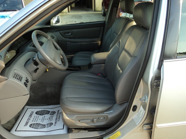 2000 Toyota Avalon XLS - Photo 14 - Cincinnati, OH 45255