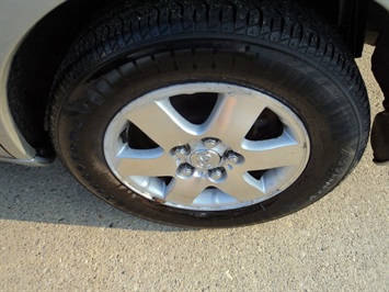 2000 Toyota Avalon XLS   - Photo 32 - Cincinnati, OH 45255